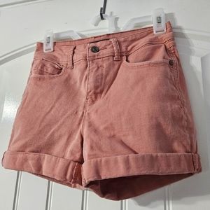 Signature Studio shorts, Coral, Size 4